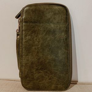The House Of Flynn Travelers Wallet